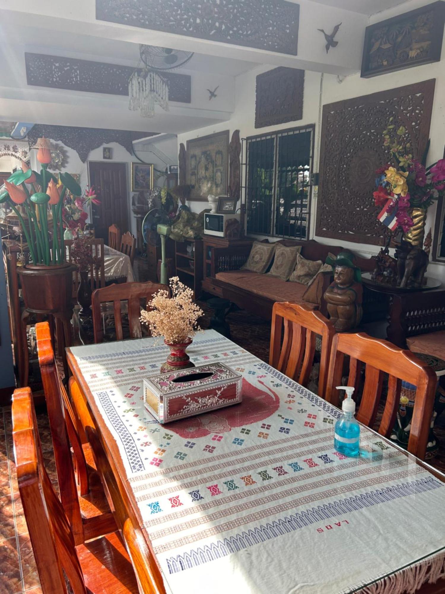 A Pousada Saithong House Chiang Mai Exterior foto
